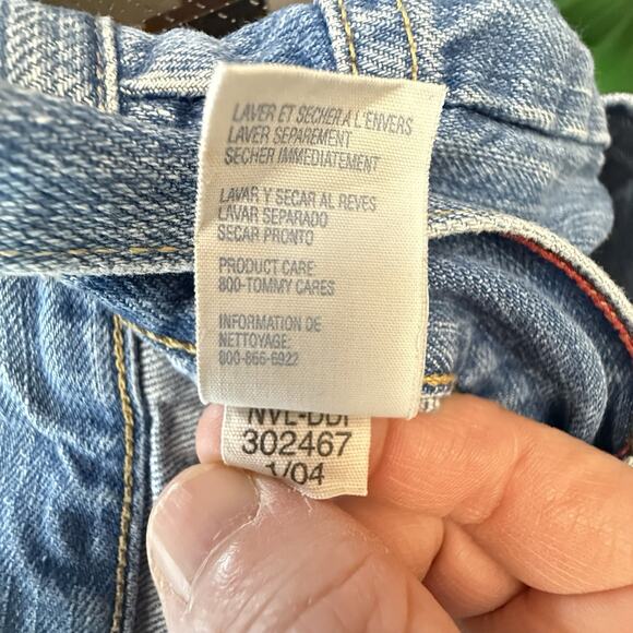 VTG Y2k TOMMY HILFIGER Size 16 Jean Shorts '04 HiRise 4"inseam Logo Preppy Denim - Picture 12 of 13